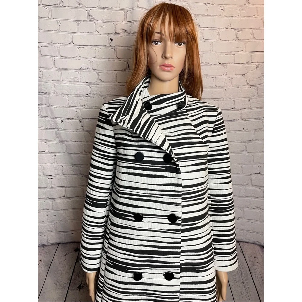 NWT New Ann Taylor Women Black White Zebra Print Coat Size M - Picture 2 of 8